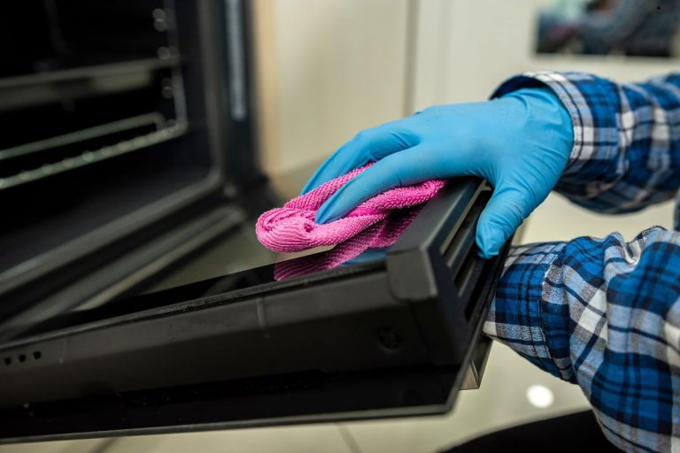 Naturally Clean Your Oven